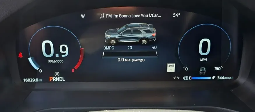 2025 Ford Explorer | Photo 17 of 30