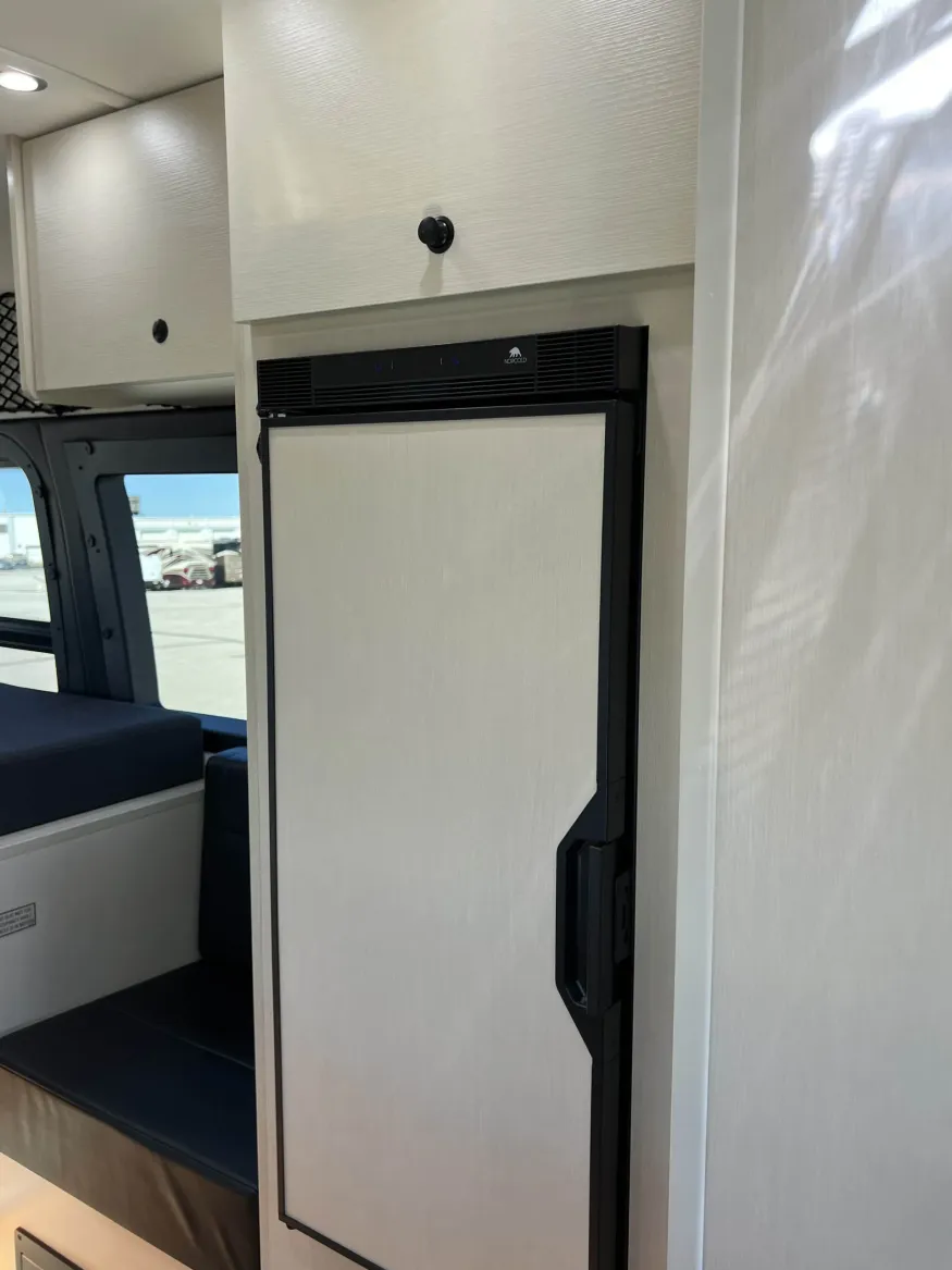 2026 Pleasure-way Plateau RB | Photo 20 of 28