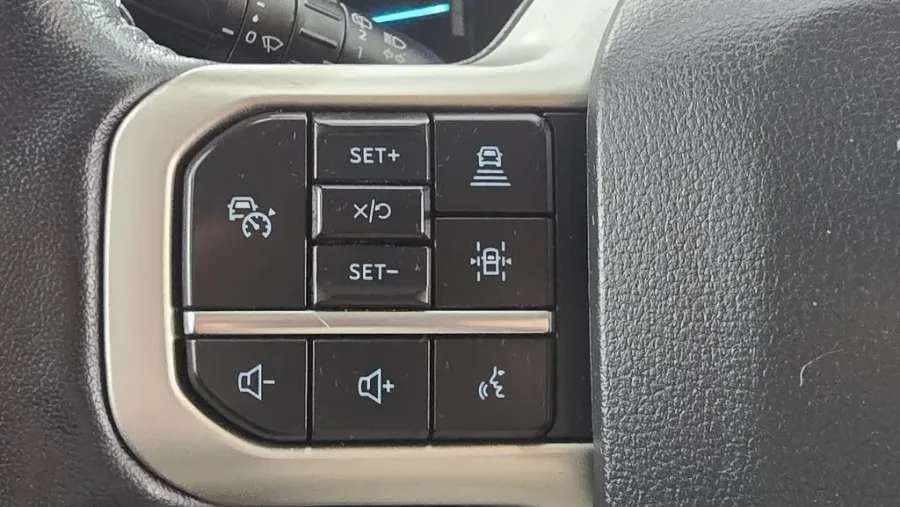 2022 Ford Expedition Max | Photo 18 of 35