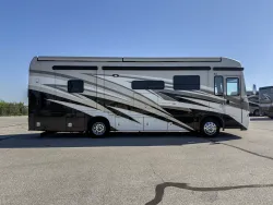 2021 Newmar Ventana 3412 | Thumbnail Photo 3 of 39