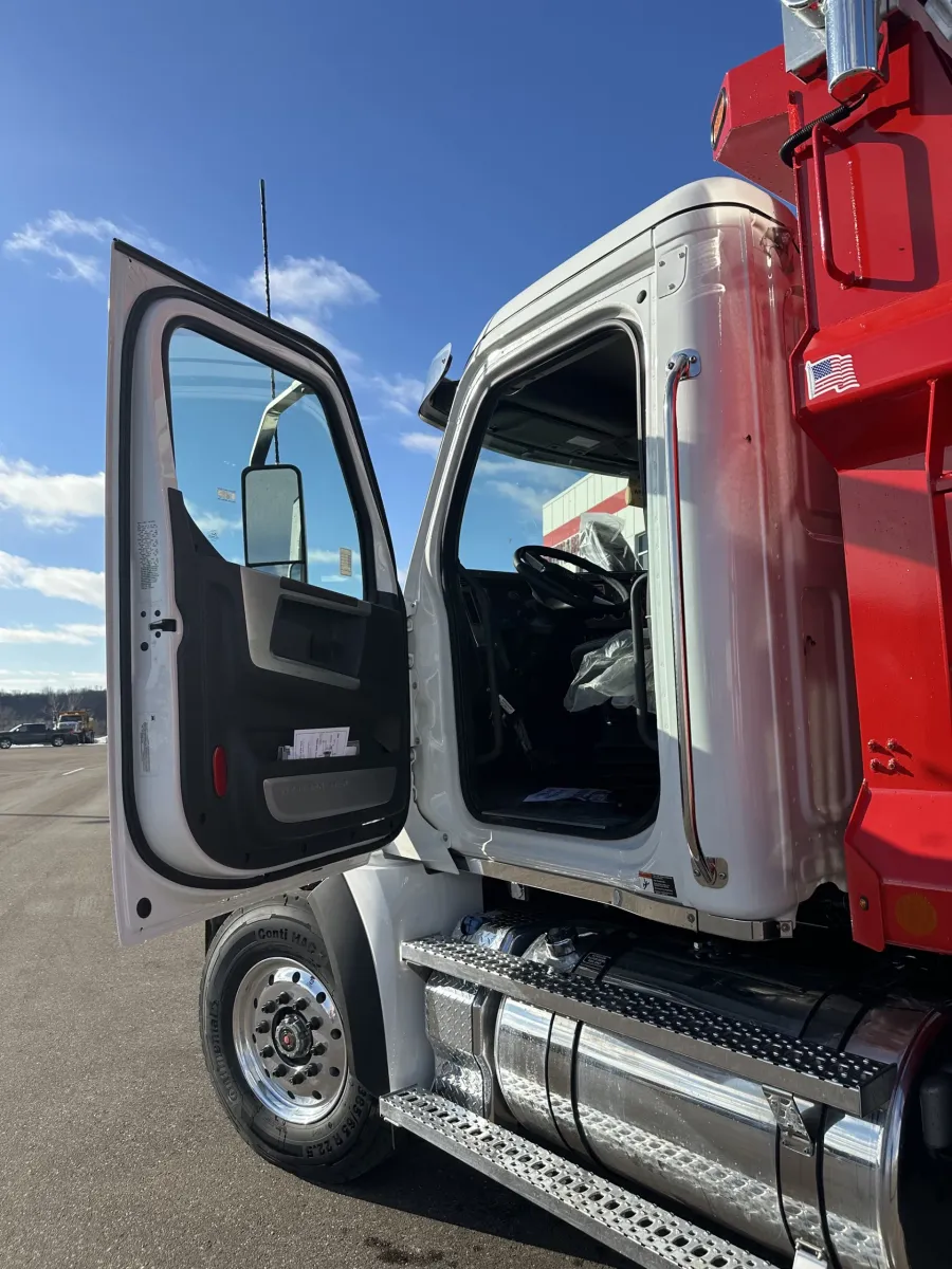 2026 Western Star 47X | Photo 9 of 13