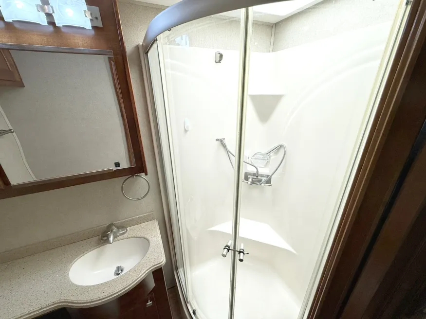 2016 Renegade Verona 40VBH | Photo 14 of 27