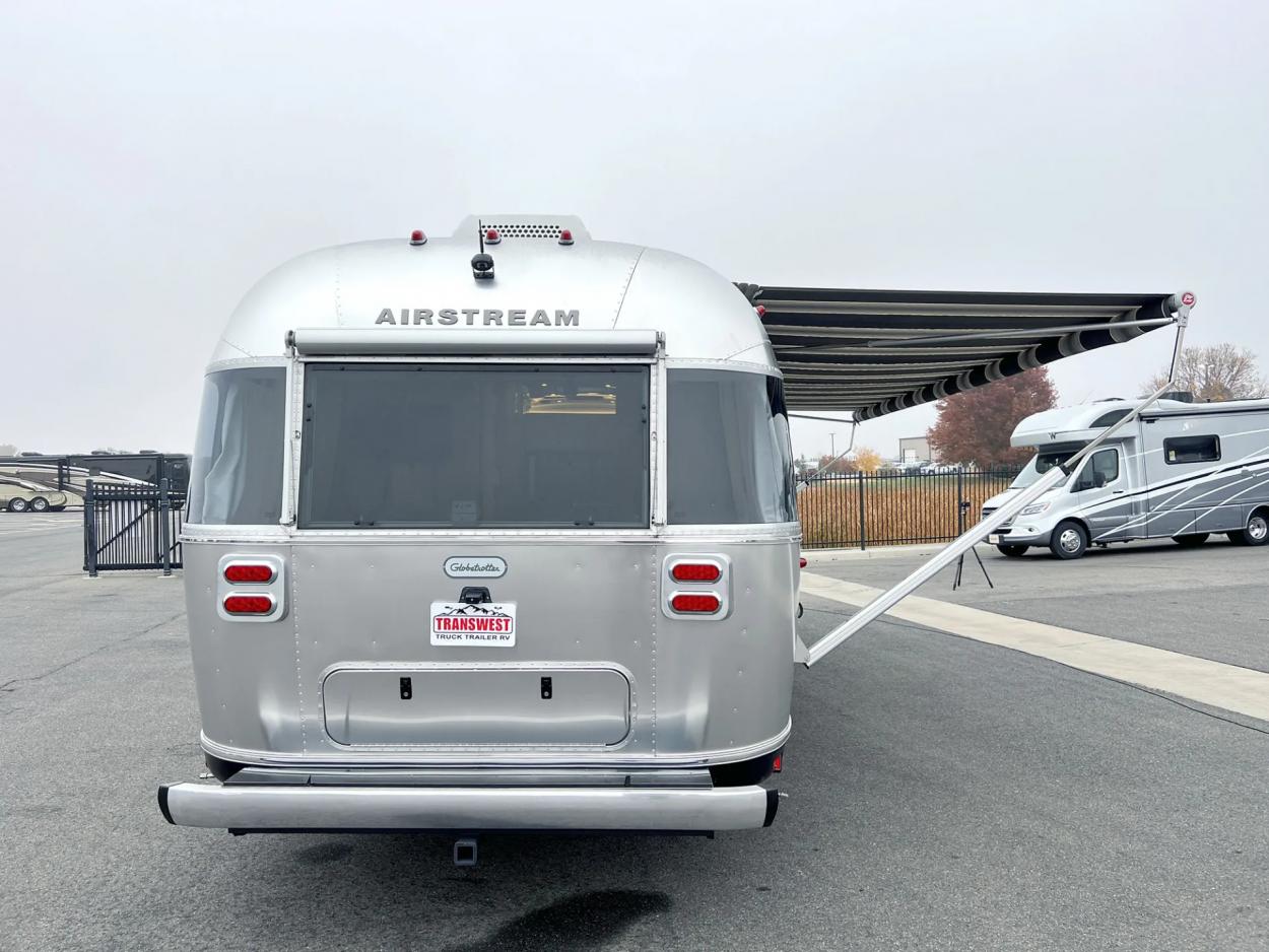 2021 Airstream Globetrotter 30RB | Photo 19 of 21