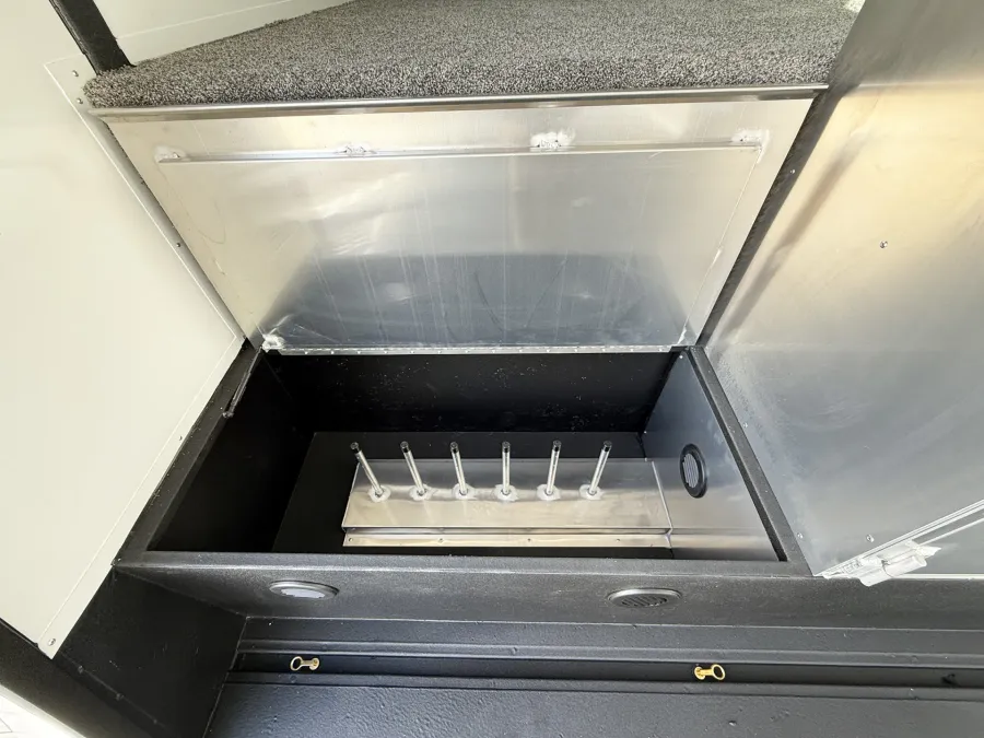 2026 Logan Coach Horse Power Burandt Edition | Photo 10 of 21