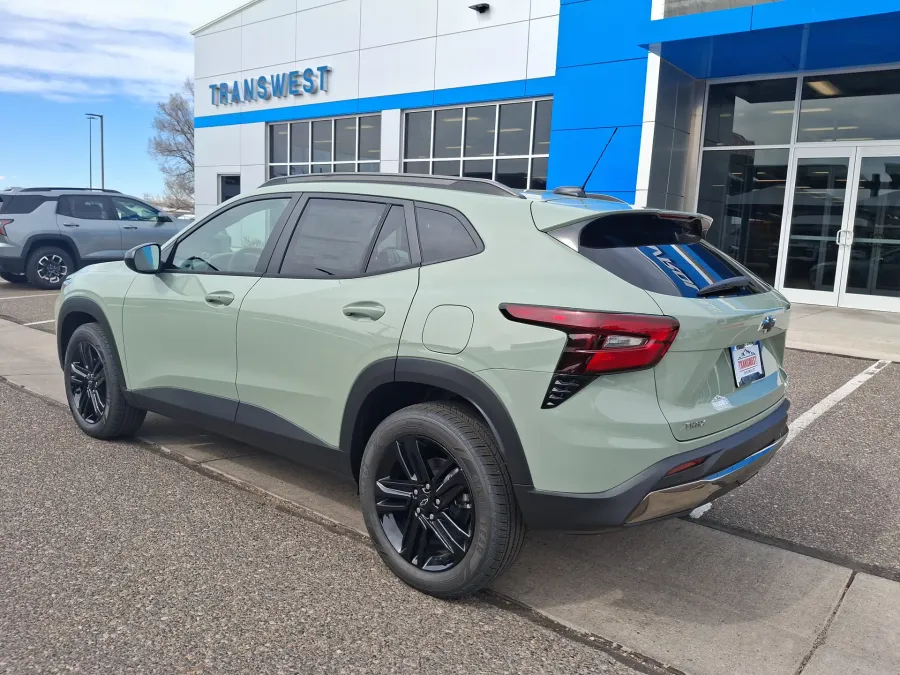 2026 Chevrolet Trax ACTIV | Photo 2 of 21