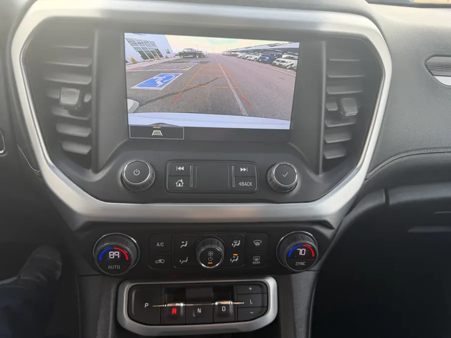 2023 GMC Acadia SLT | Photo 19 of 22