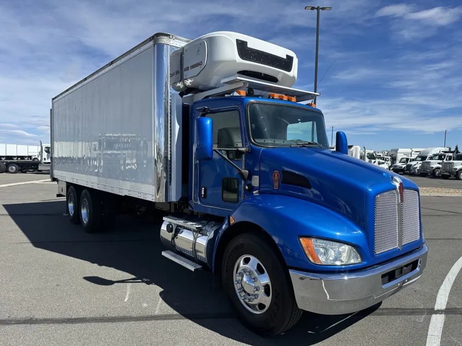 2019 Kenworth T-370 | Photo 3 of 18