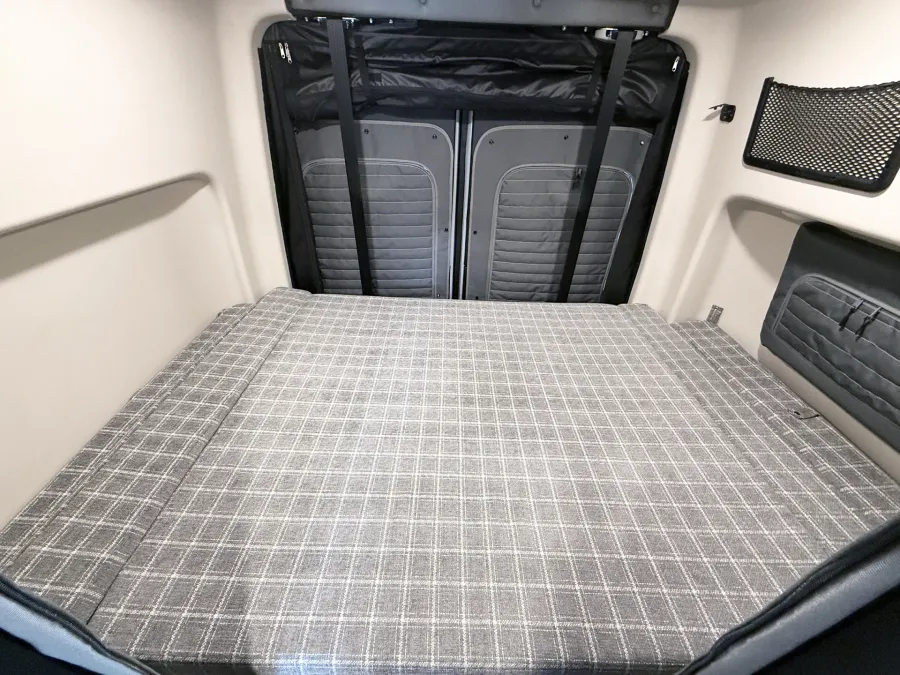 2026 Winnebago Revel 44E | Photo 10 of 17