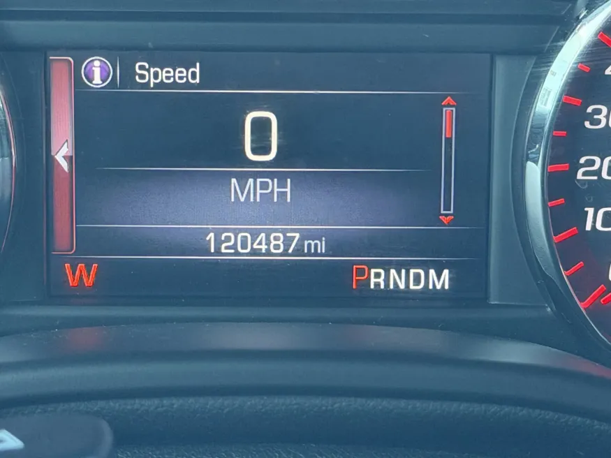 2016 GMC Yukon XL SLT | Photo 18 of 21