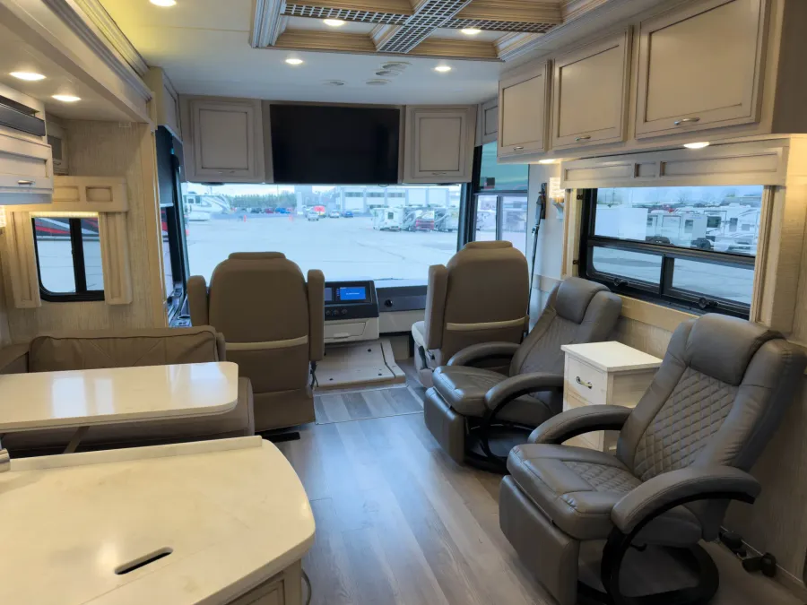 2022 Newmar Canyon Star 3927 | Photo 11 of 28