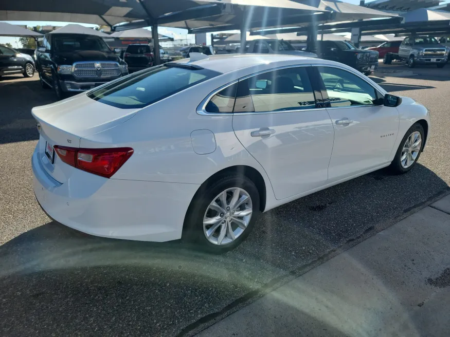 2024 Chevrolet Malibu LT | Photo 5 of 16
