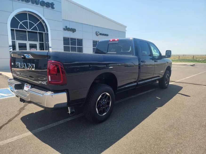 2025 RAM 2500 Laramie | Photo 8 of 27