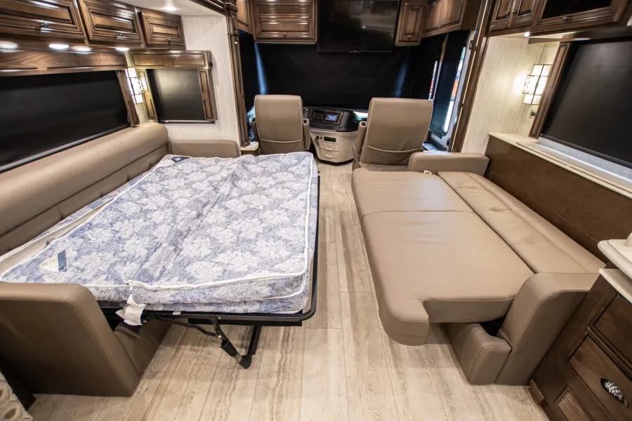2019 Newmar Dutch Star 4369 | Photo 18 of 31