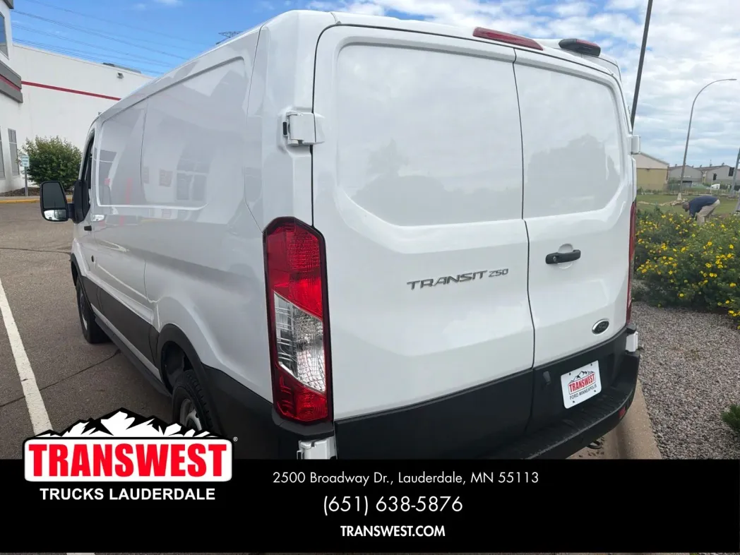 2022 Ford Transit-250 Base 