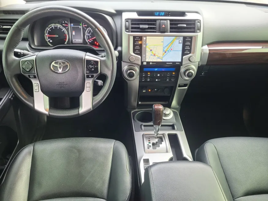 2022 Toyota 4Runner Limited | Photo 20 of 24