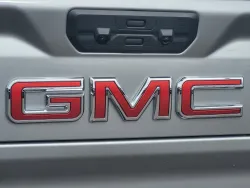 2026 GMC Sierra 2500HD Denali | Thumbnail Photo 10 of 25