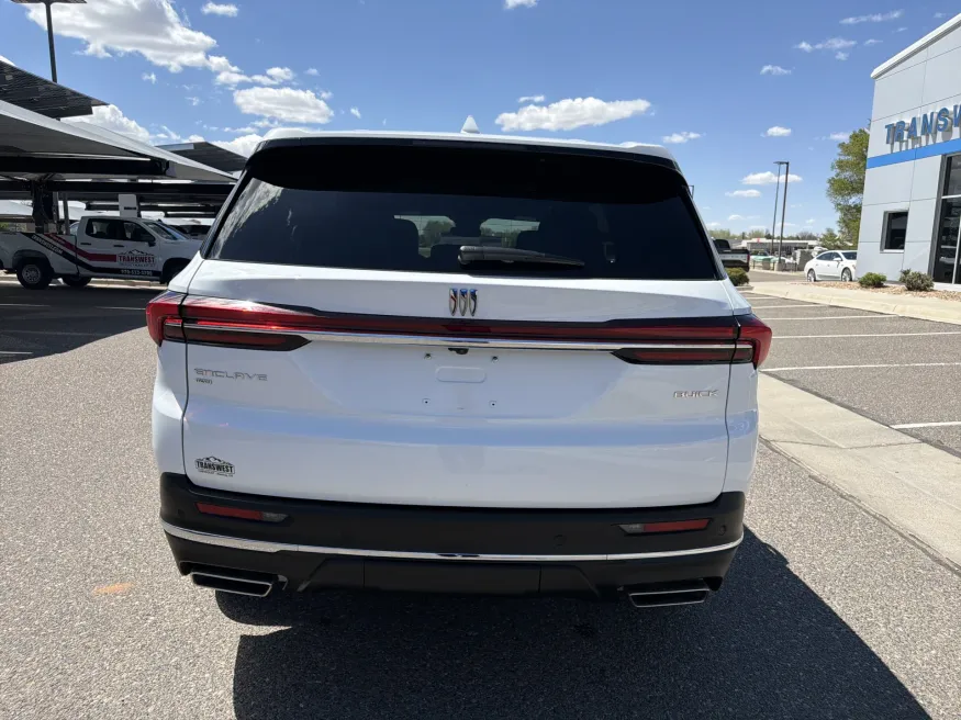 2025 Buick Enclave Preferred | Photo 3 of 21