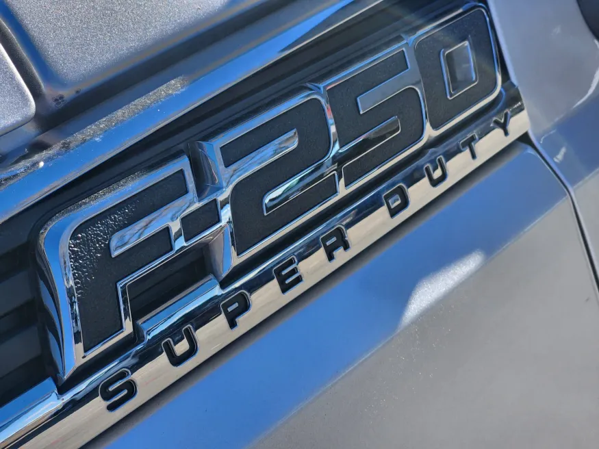 2015 Ford Super Duty F-250 SRW | Photo 7 of 20