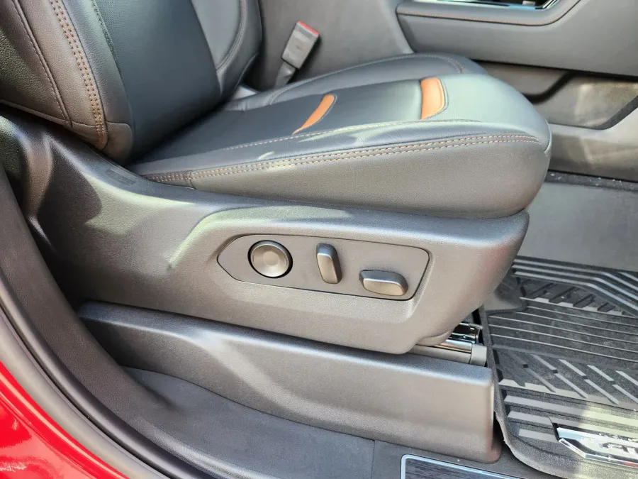 2026 GMC Sierra 2500HD AT4 | Photo 18 of 31