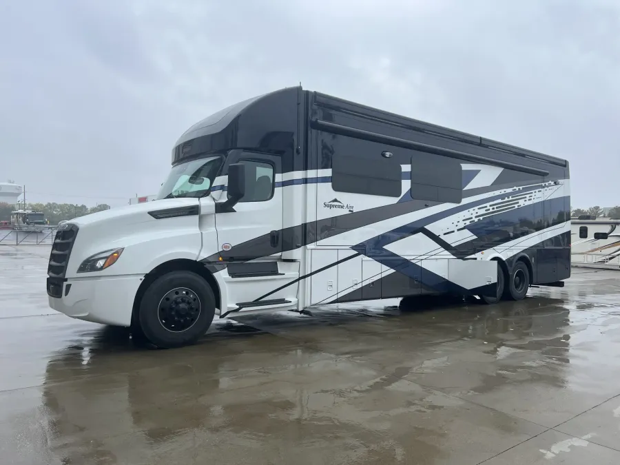 2026 Newmar Supreme Aire 4505 | Photo 6 of 27
