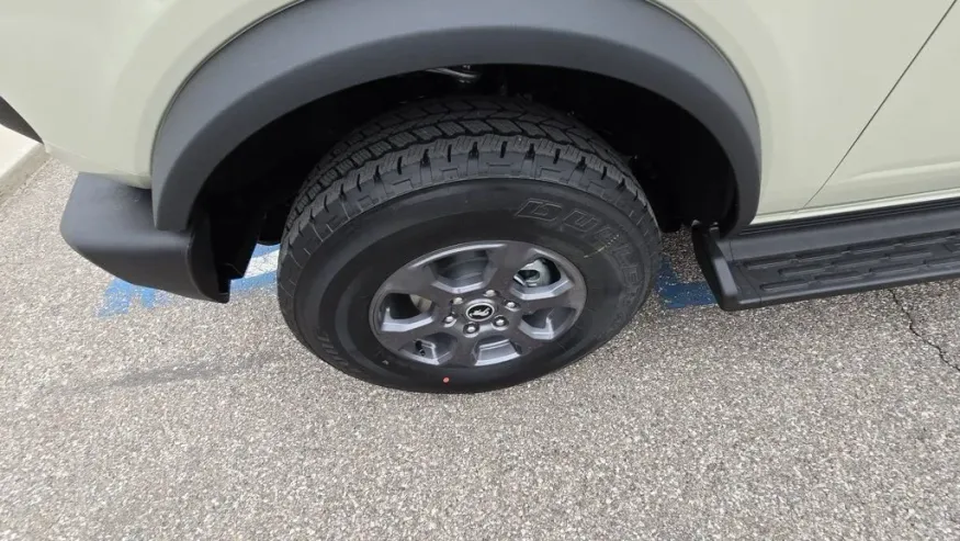 2025 Ford Bronco | Photo 9 of 29