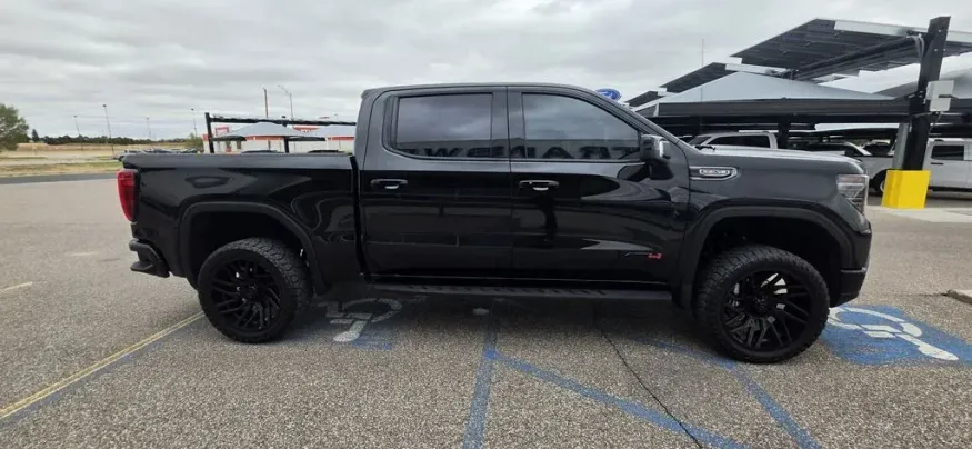 2024 GMC Sierra 1500 | Photo 5 of 32