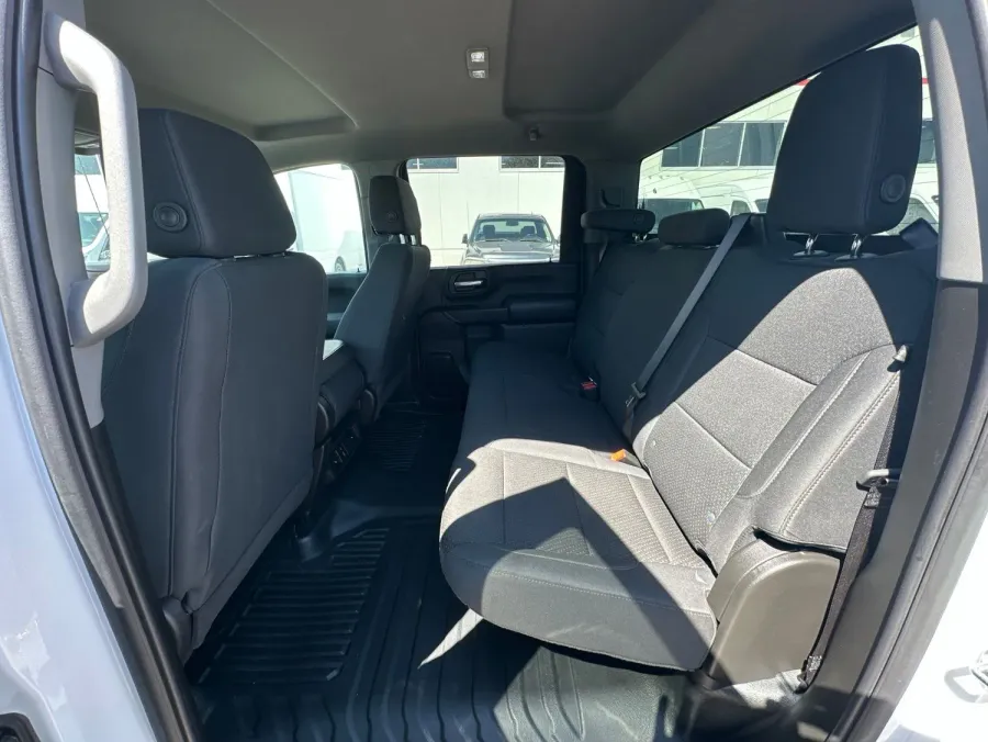 2025 GMC Sierra 3500HD Pro | Photo 11 of 16
