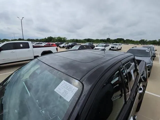 2025 GMC Canyon 4WD Denali | Photo 3 of 4