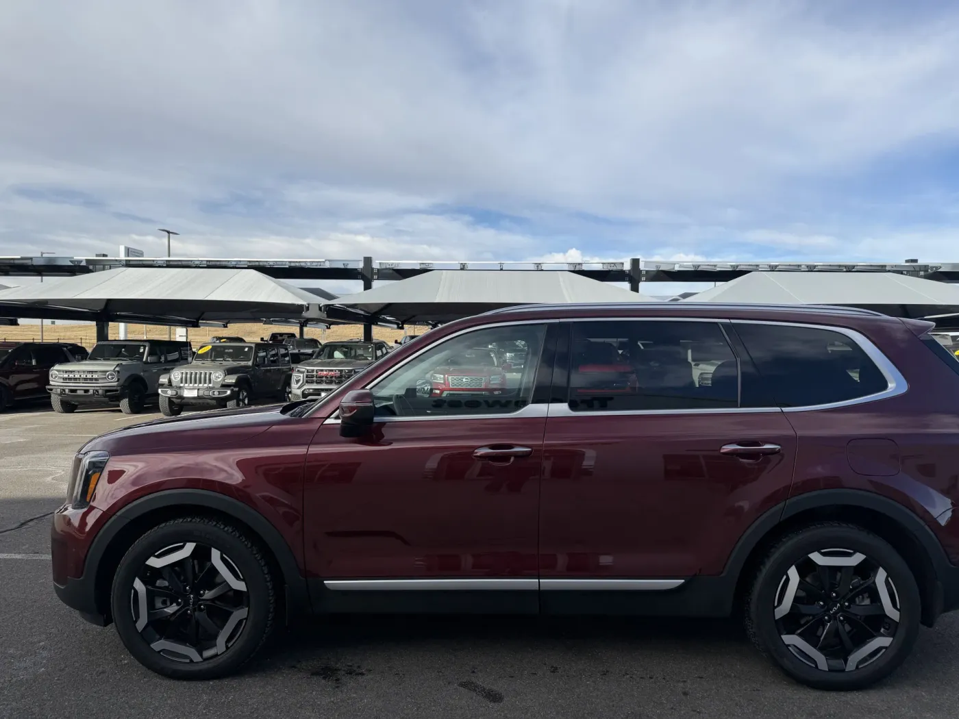 2024 Kia Telluride S | Photo 4 of 22