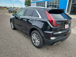 2024 Cadillac XT4 AWD Premium Luxury | Thumbnail Photo 2 of 19