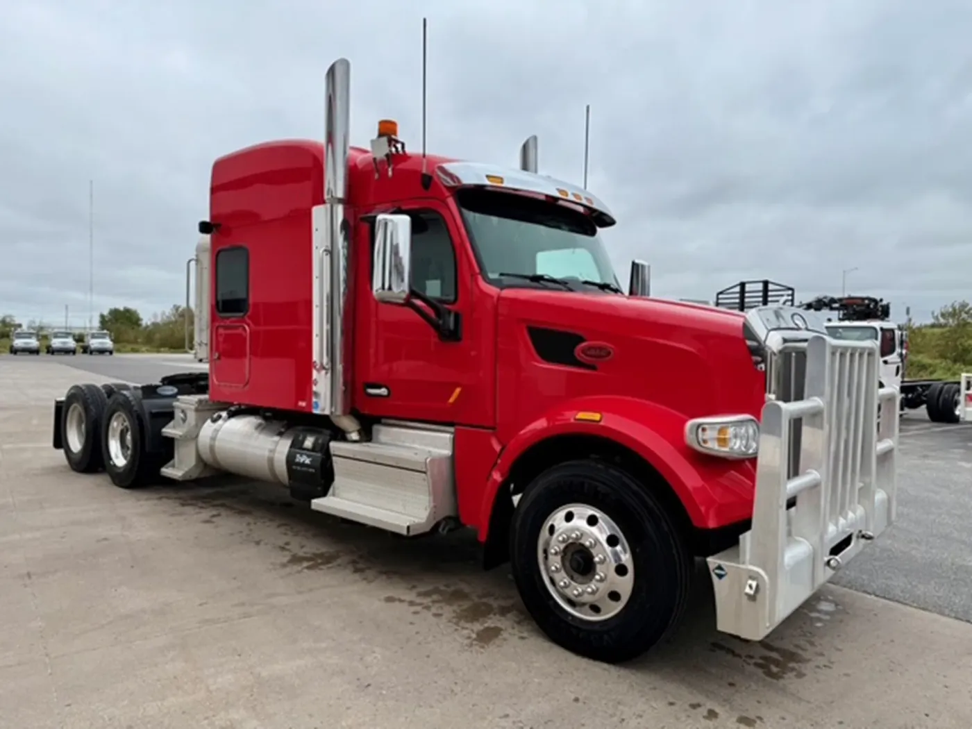 2022 Peterbilt 567 | Photo 4 of 18