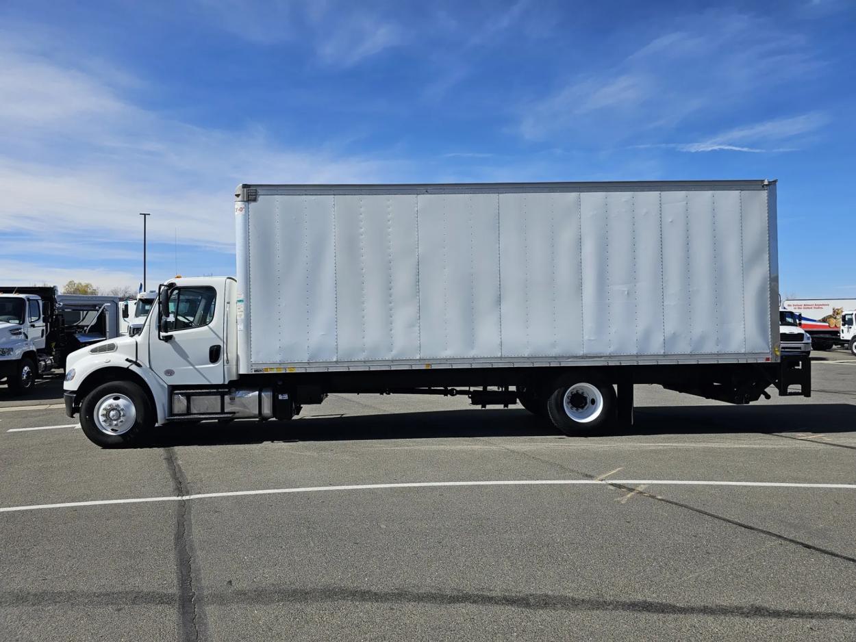 2019 Freightliner M2 106 | Photo 4 of 19