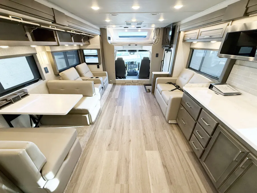 2026 Renegade Verona 40VTS | Photo 5 of 31