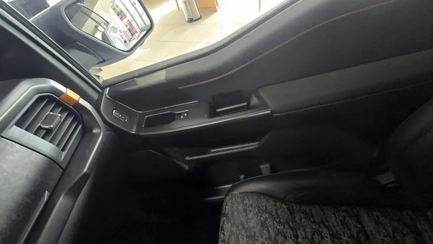 2025 Ford F-150 | Photo 23 of 26