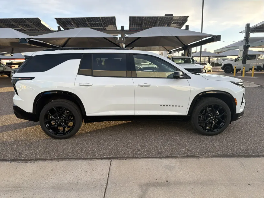 2026 Chevrolet Traverse AWD RS | Photo 5 of 23