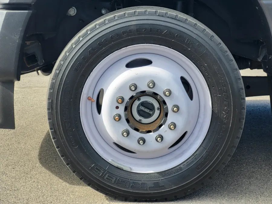 2022 Ford Super Duty F-550 | Photo 9 of 24