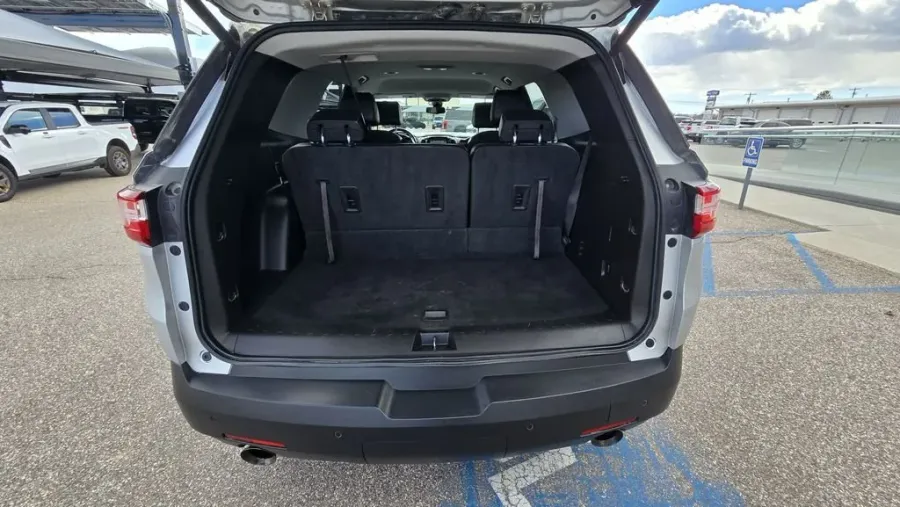 2019 Chevrolet Traverse | Photo 8 of 31