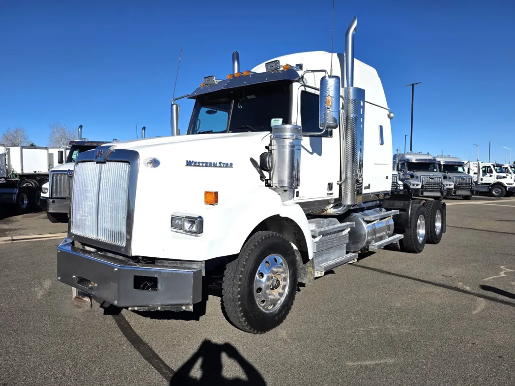 2021 Western Star 4900SA 