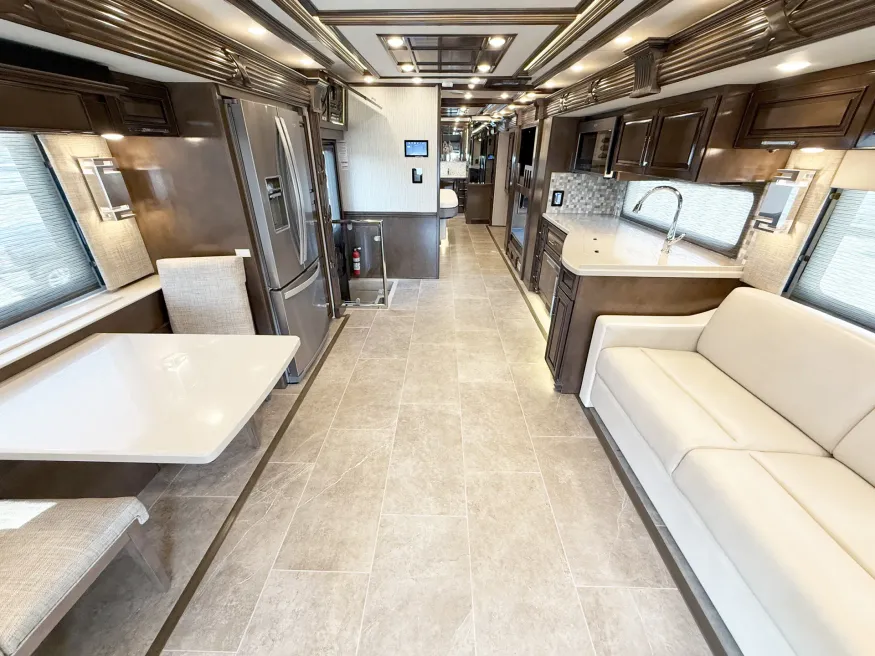2024 Newmar Supreme Aire 4509 | Photo 4 of 31