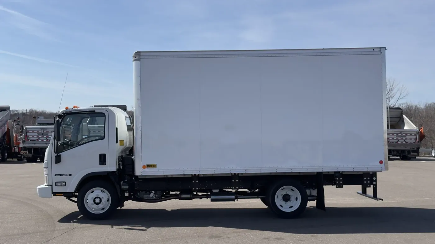 2025 Isuzu NRR GAS | Photo 4 of 21