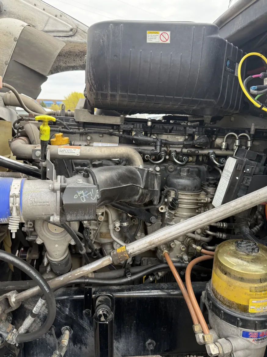2023 Freightliner 122SD | Photo 8 of 17