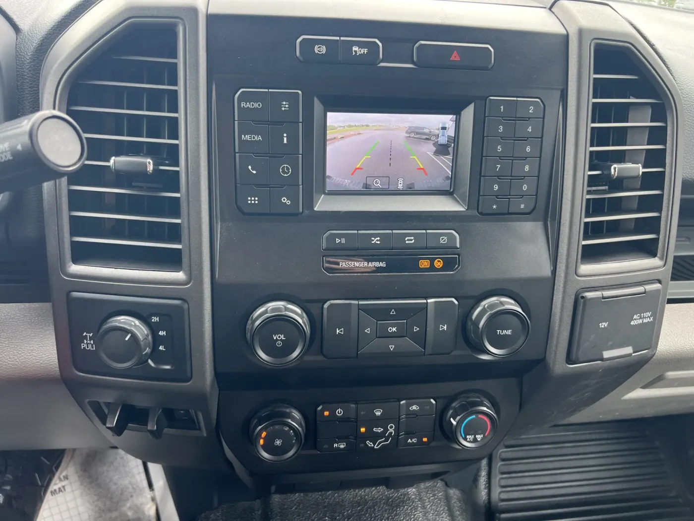 2022 Ford F-350 | Photo 3 of 15