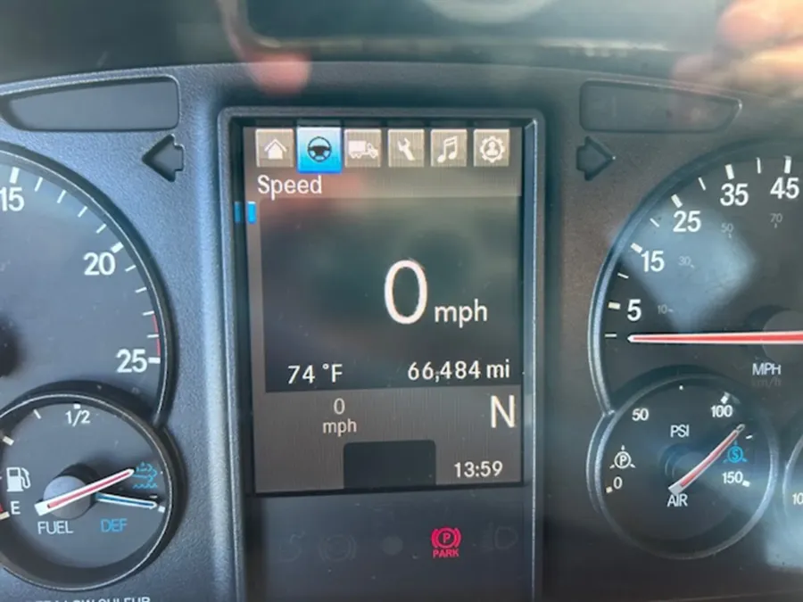 2025 Western Star 47X | Photo 17 of 21