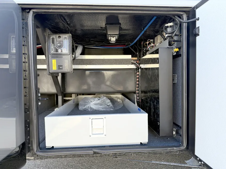 2026 Newmar Super Star 4159 | Photo 25 of 34