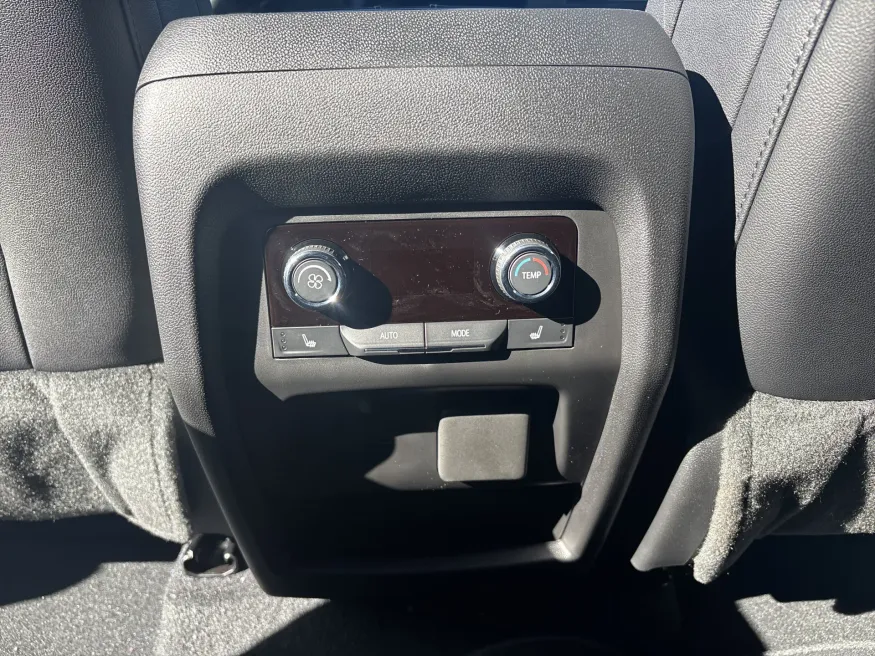 2026 Chevrolet Traverse AWD RS | Photo 13 of 23