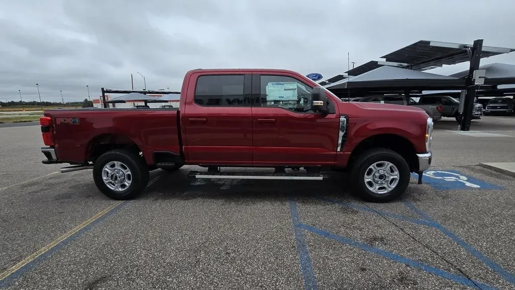 2026 Ford Super Duty F-350 | Photo 4 of 30