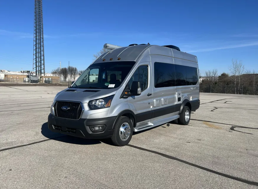 2026 Pleasure-way Ontour 2.2 AWD | Photo 7 of 18