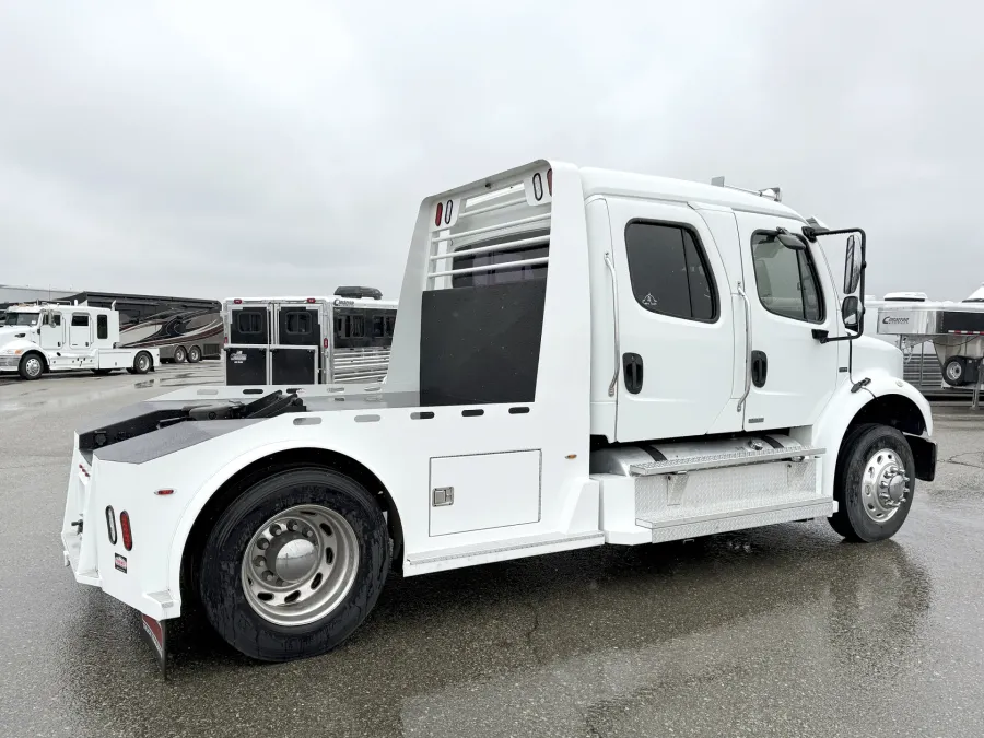 2011 Freightliner M2 112 | Photo 16 of 22