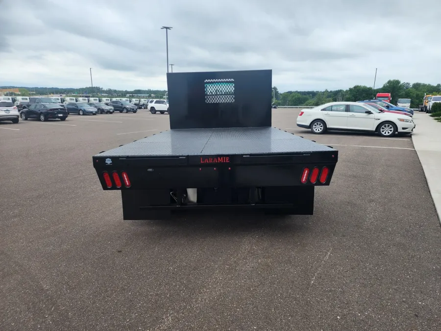 2025 Isuzu NRR GAS | Photo 4 of 9