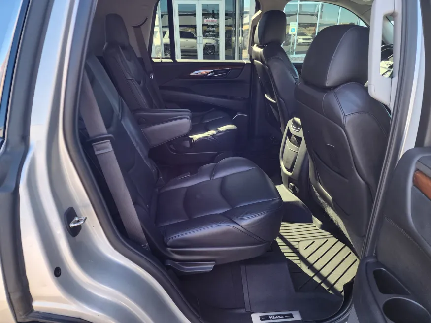 2019 Cadillac Escalade Luxury | Photo 20 of 33